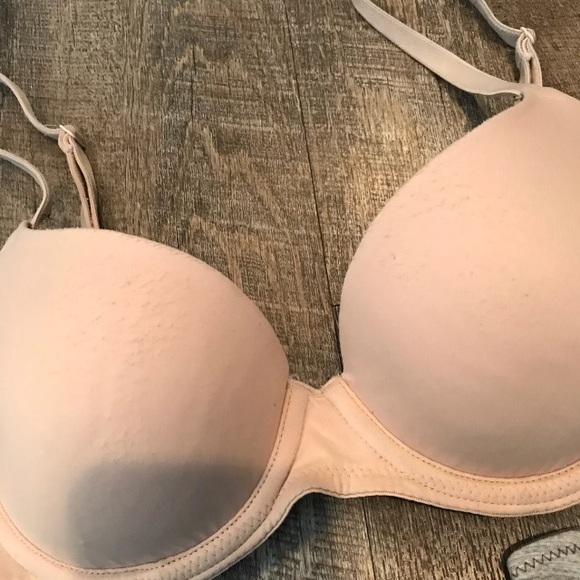 SOLD!!! VICTORIAS SECRET BRA BUNDLE - Picture 4 of 8